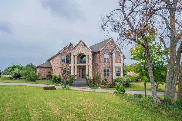 2410 Magic Valley Lane,  Cedar Hill,  TX 75104