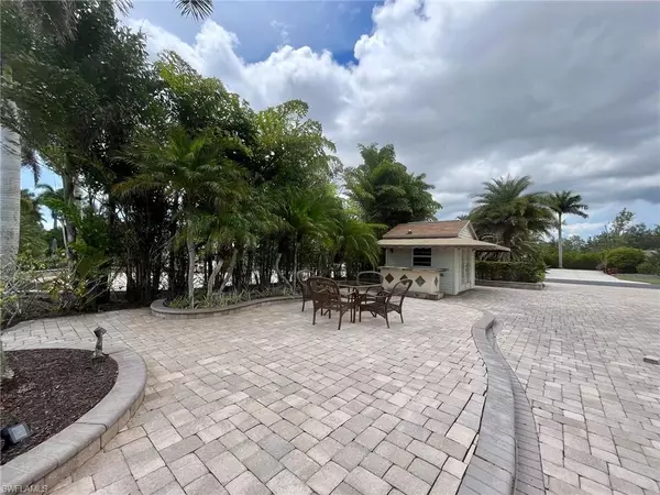 Naples, FL 34114,4747 Southern Breeze DR