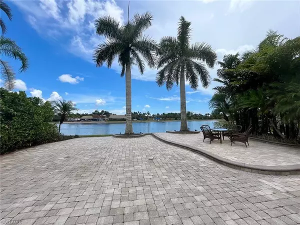 Naples, FL 34114,4747 Southern Breeze DR