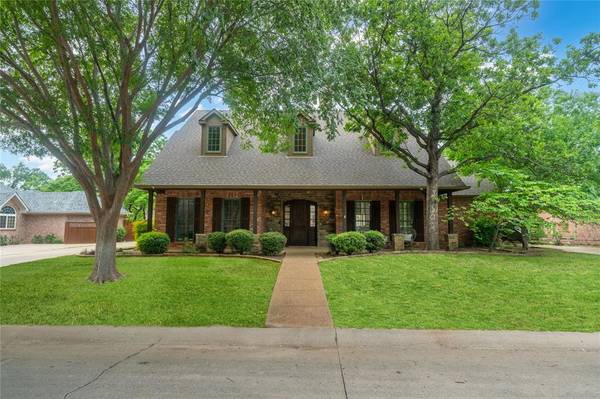 3005 Woodhollow Drive,  Highland Village,  TX 75077