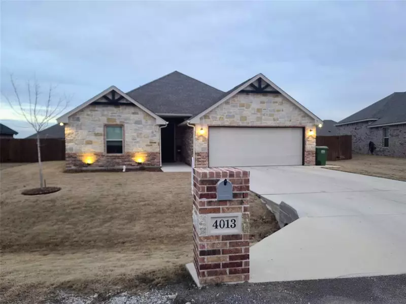 4013 Gallivant Drive, Granbury, TX 76049