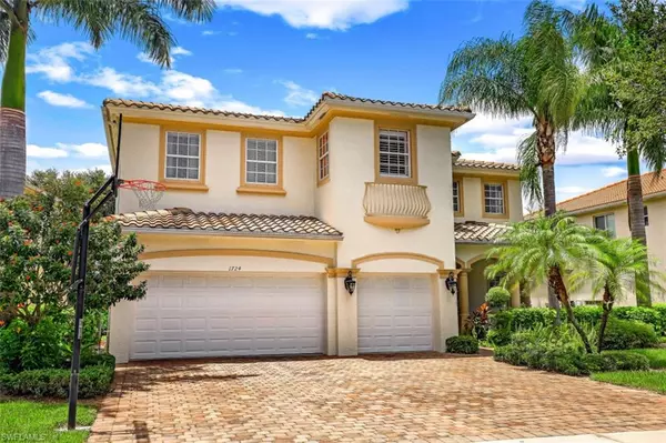 1724 Birdie DR, Naples, FL 34120