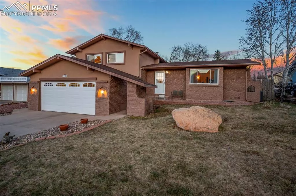 Manitou Springs, CO 80829,131 Palisade CIR