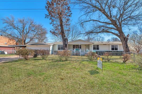 336 Channel Drive, Gun Barrel City, TX 75156