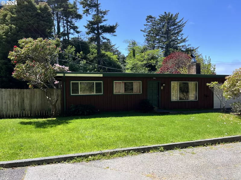 94246 7TH ST, Gold Beach, OR 97444