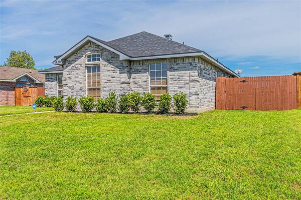 1349 Harvest Hill Lane, Lancaster, TX 75146