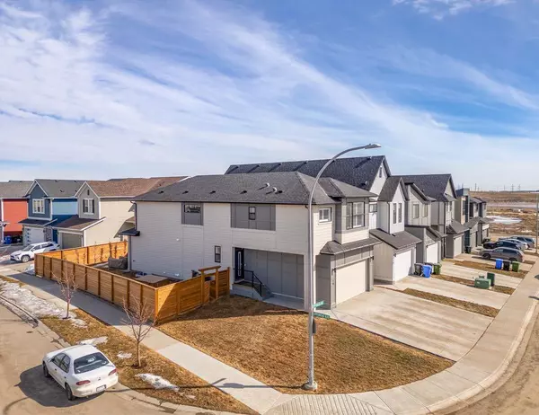 Calgary, AB T2Z 5H1,10 Copperhead WAY SE