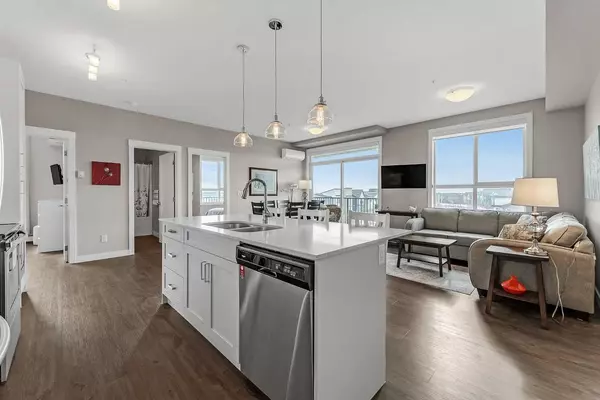 Calgary, AB T2X 4E3,10 Walgrove WALK SE #315