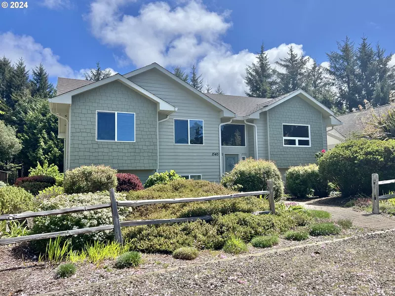 1545 SW OCEAN TER, Waldport, OR 97394