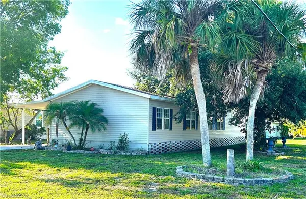 190 Pine Key LN 11, Naples, FL 34114