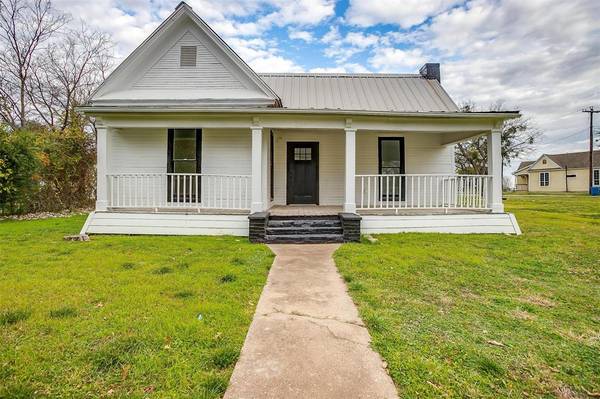 225 S Brazos Street,  Whitney,  TX 76692