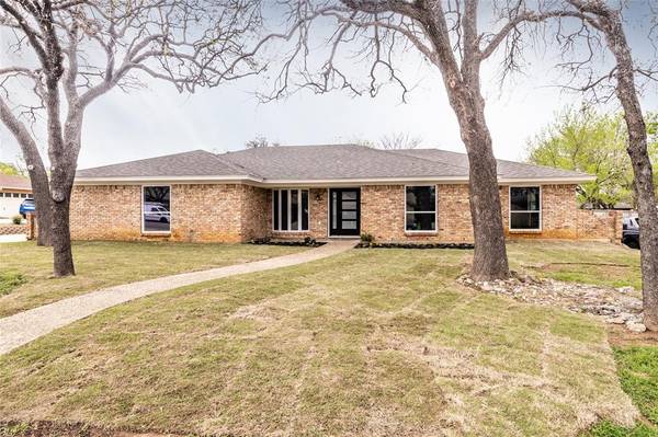 1408 Wade Drive, Bedford, TX 76022