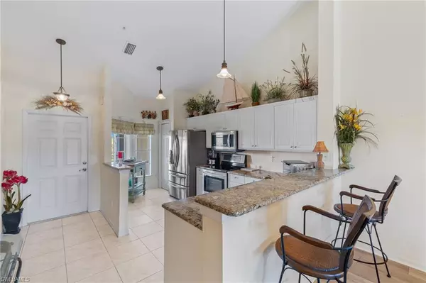 Naples, FL 34113,9175 Celeste DR 2-402