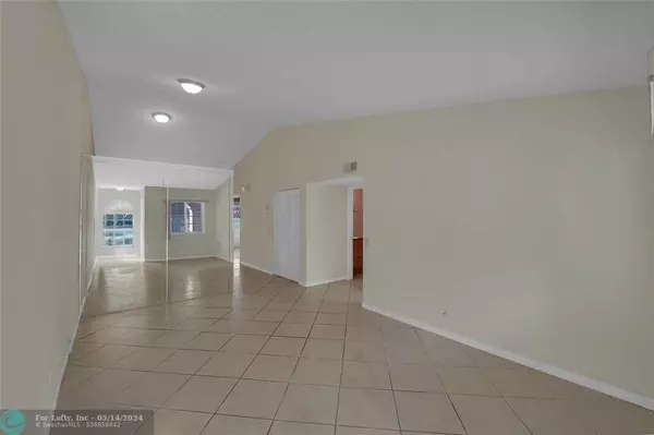 Margate, FL 33063,3175 Holiday Springs Blvd  #35