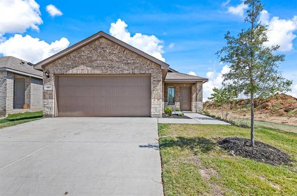 200 RUNNING RIVER Drive, Boyd, TX 76023