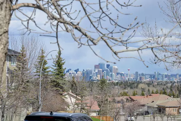 Calgary, AB T3H 3M3,2281 Sirocco DR SW