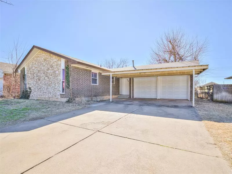 904 Willow Brook Drive, Midwest City, OK 73110