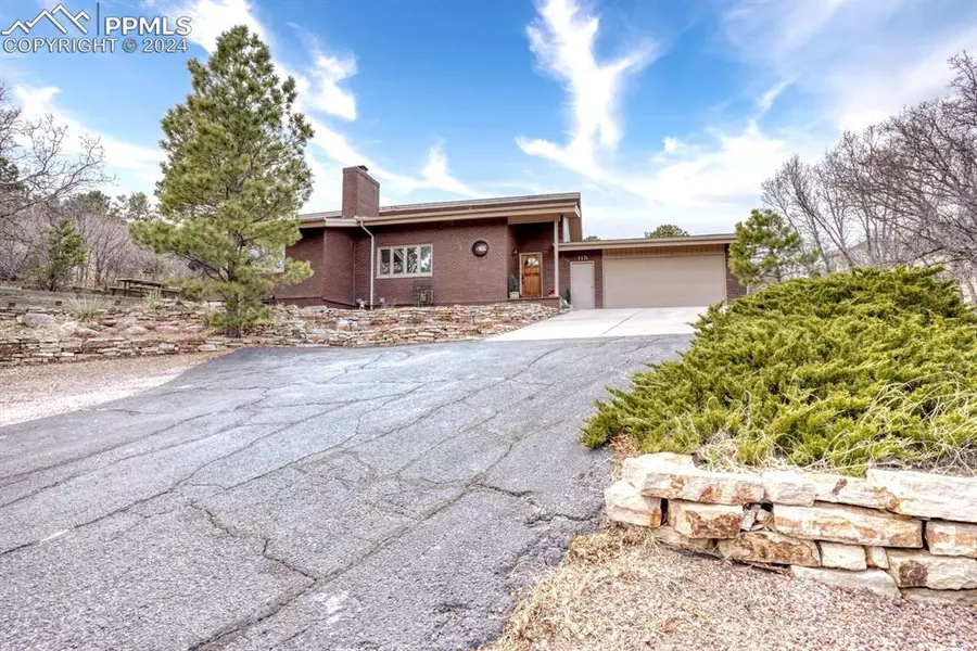 115 Fox Hill LN, Colorado Springs, CO 80919