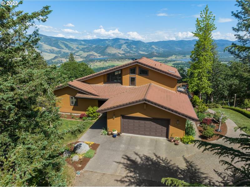 1999 TOLMAN CREEK RD, Ashland, OR 97520