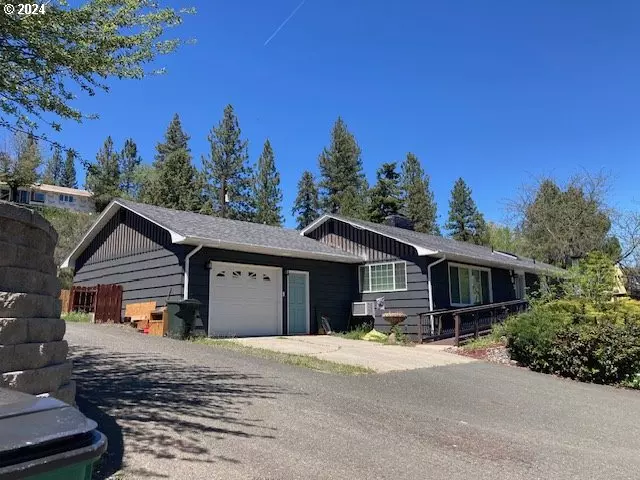 203 N HUMBOLT ST, Canyon City, OR 97820