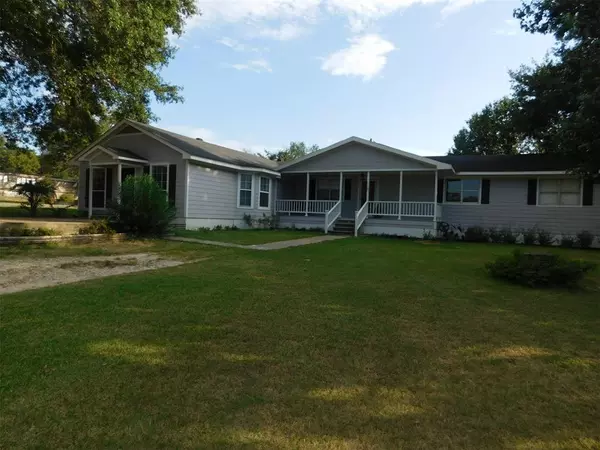 301 W Burrough,  Buffalo,  TX 75831