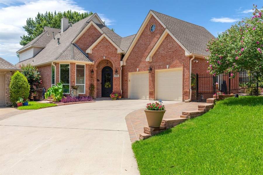 3008 Oak Cove Road, Arlington, TX 76017