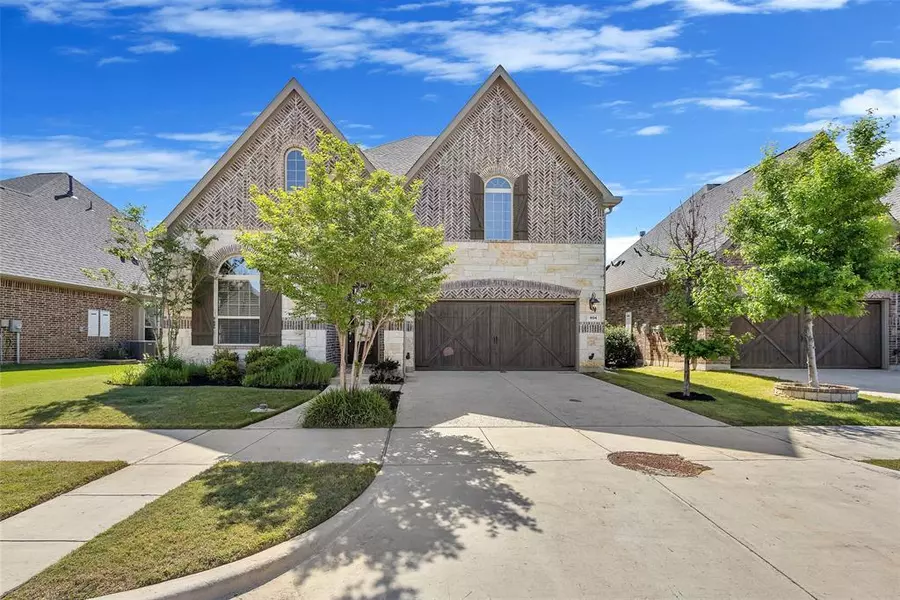 904 Canyon Oak Drive, Euless, TX 76039