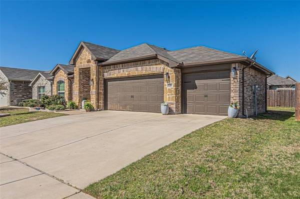 2524 Weatherford Heights Drive, Weatherford, TX 76087