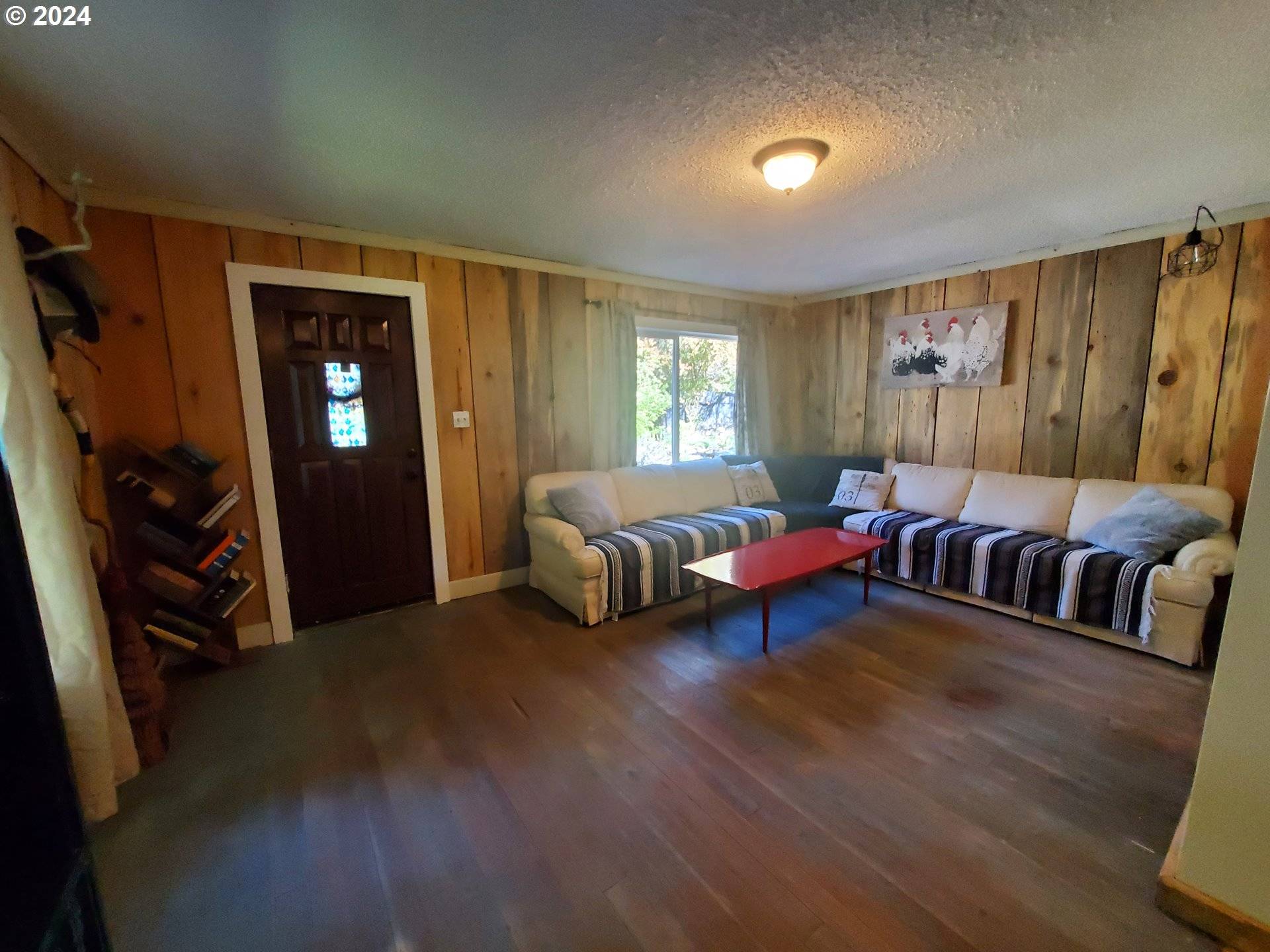 Glendale, OR 97442,547 BARTON RD