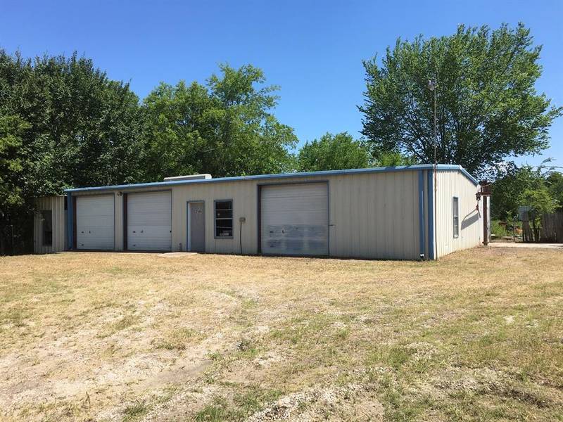 2949 E Quinlan Parkway, Quinlan, TX 75474