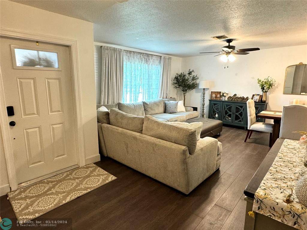 Coral Springs, FL 33065,2524 NW 98th Ln