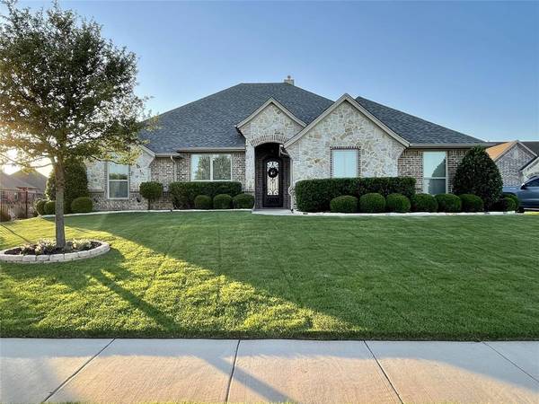 410 The Landing Boulevard, Granbury, TX 76049