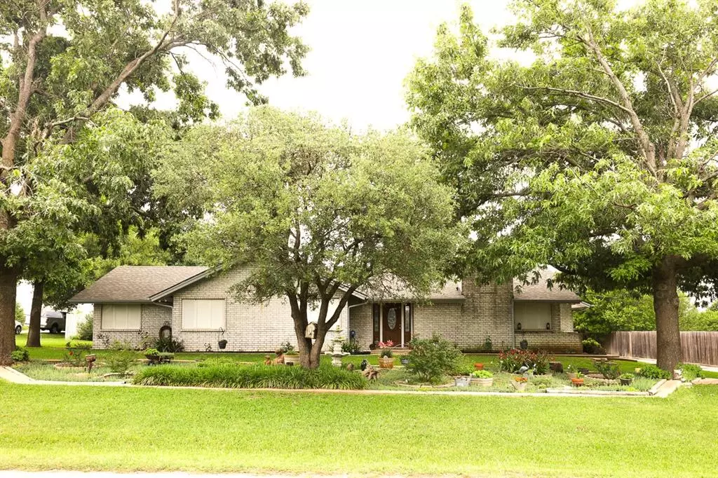 Burleson, TX 76028,23 Sunny Lane