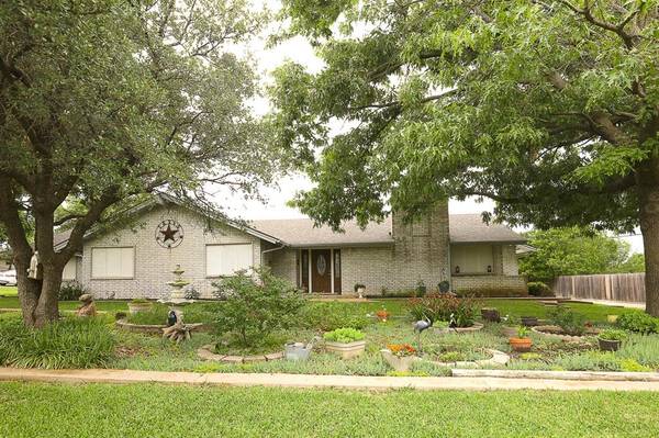 Burleson, TX 76028,23 Sunny Lane