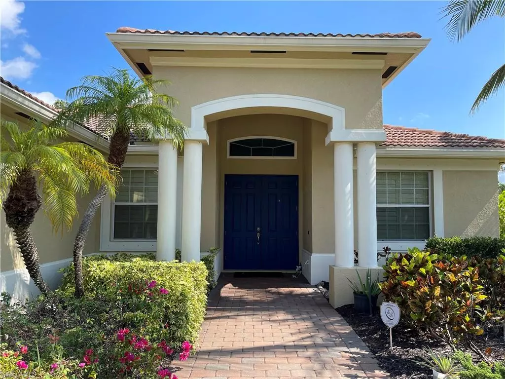 Naples, FL 34110,479 Saddlebrook LN