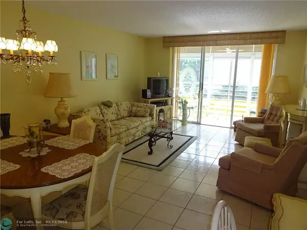 Lauderdale Lakes, FL 33313,4850 NW 29th Ct  #223