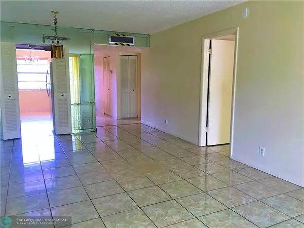 Lauderdale Lakes, FL 33313,3001 NW 48th Ave  #244