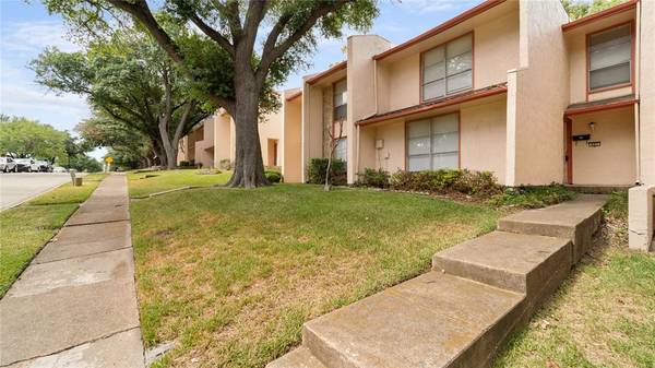 321 Valley Park Drive #321, Garland, TX 75043