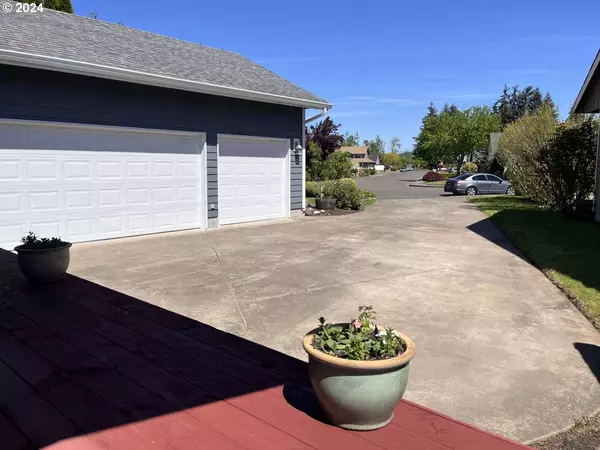 Creswell, OR 97426,81 VILLAGE DR