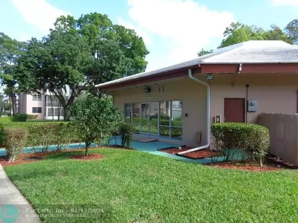 Lauderdale Lakes, FL 33313,3000 NW 48th Ter  #225