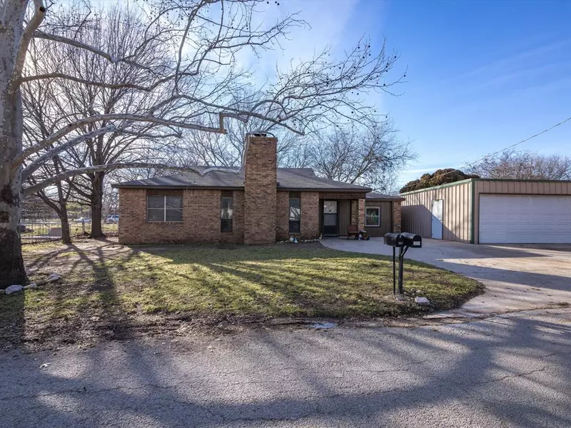 210 Mosley Lane, Alvord, TX 76225