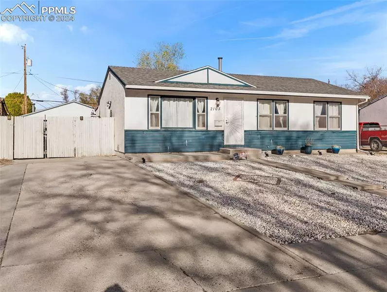 2105 Hollywood DR, Pueblo, CO 81005