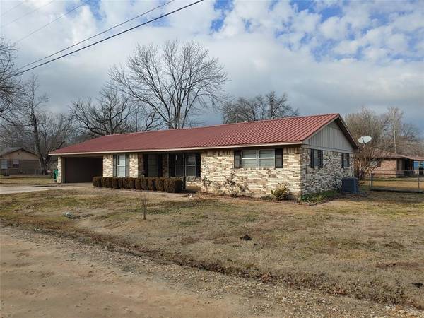 332 Bevill Street,  Deport,  TX 75435