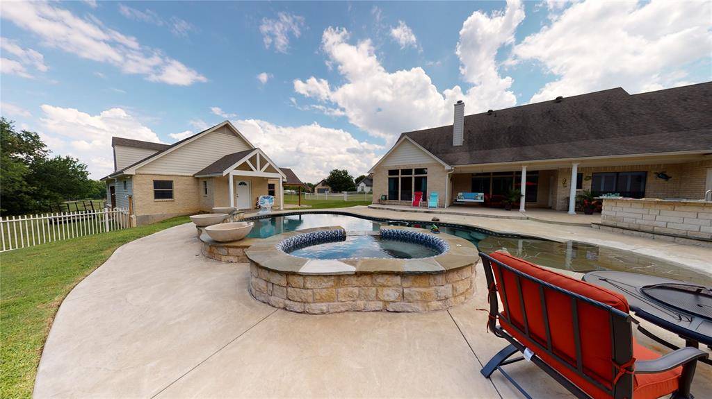 127 Kristin Drive, Aledo, TX 76008