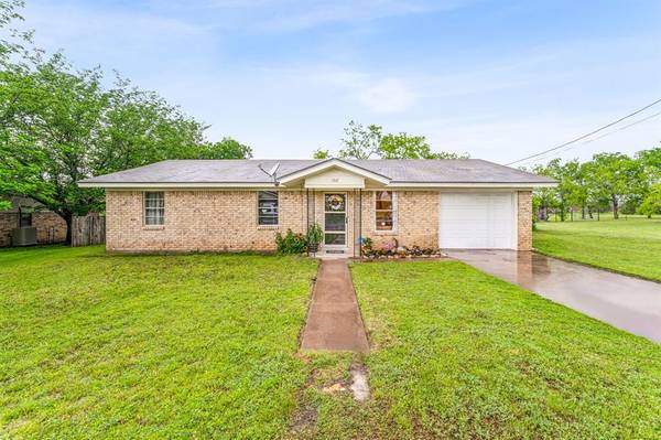 102 Heath Street, Hico, TX 76457