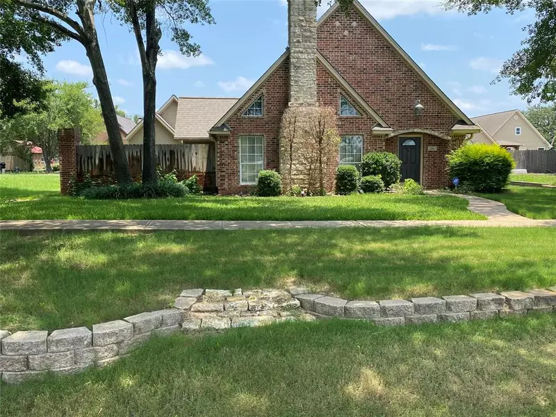 714 Post Oak Road, Fairfield, TX 75840