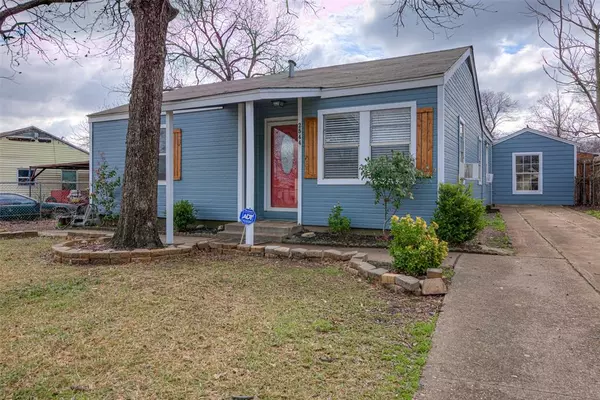 2544 Shropshire Street, Fort Worth, TX 76105