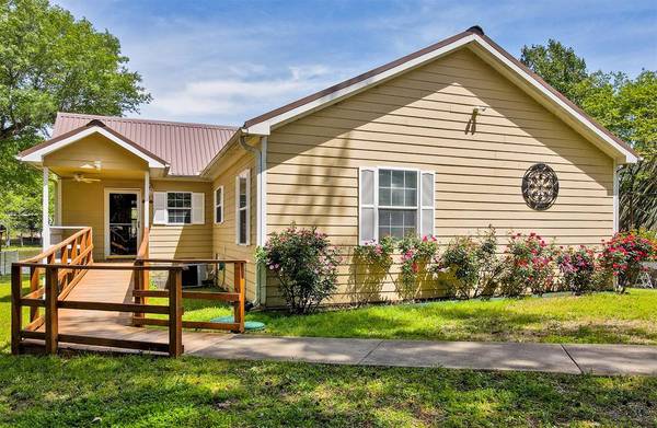 224 Piney Point,  Murchison,  TX 75778