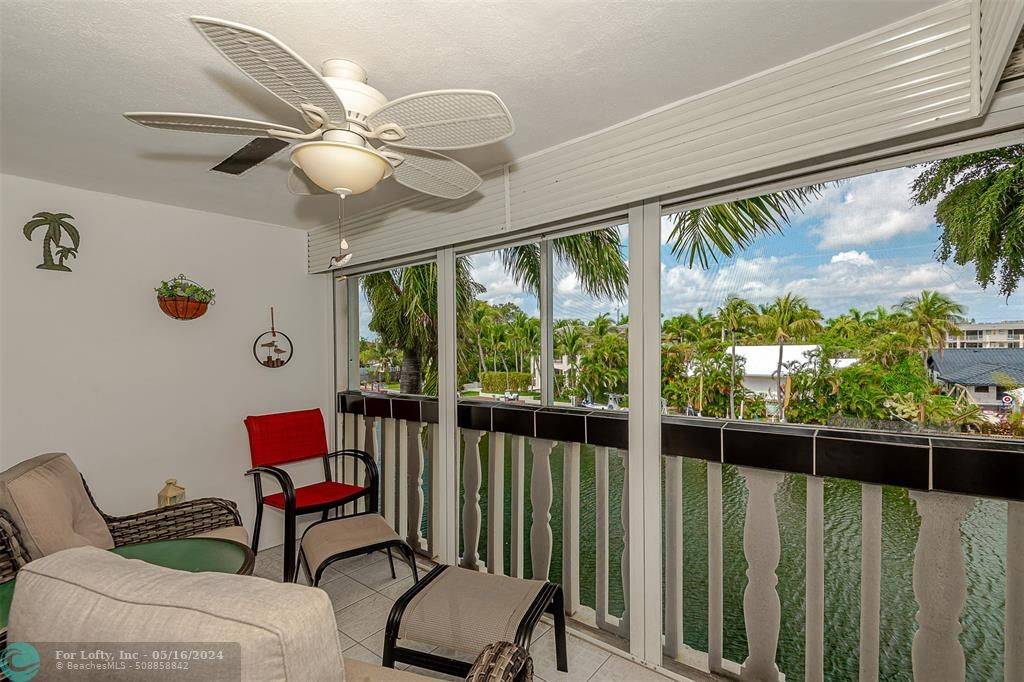 Hallandale Beach, FL 33009,460 Paradise Isle Blvd  #307