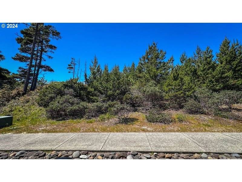Florence, OR 97439,Bonnett WAY #01500